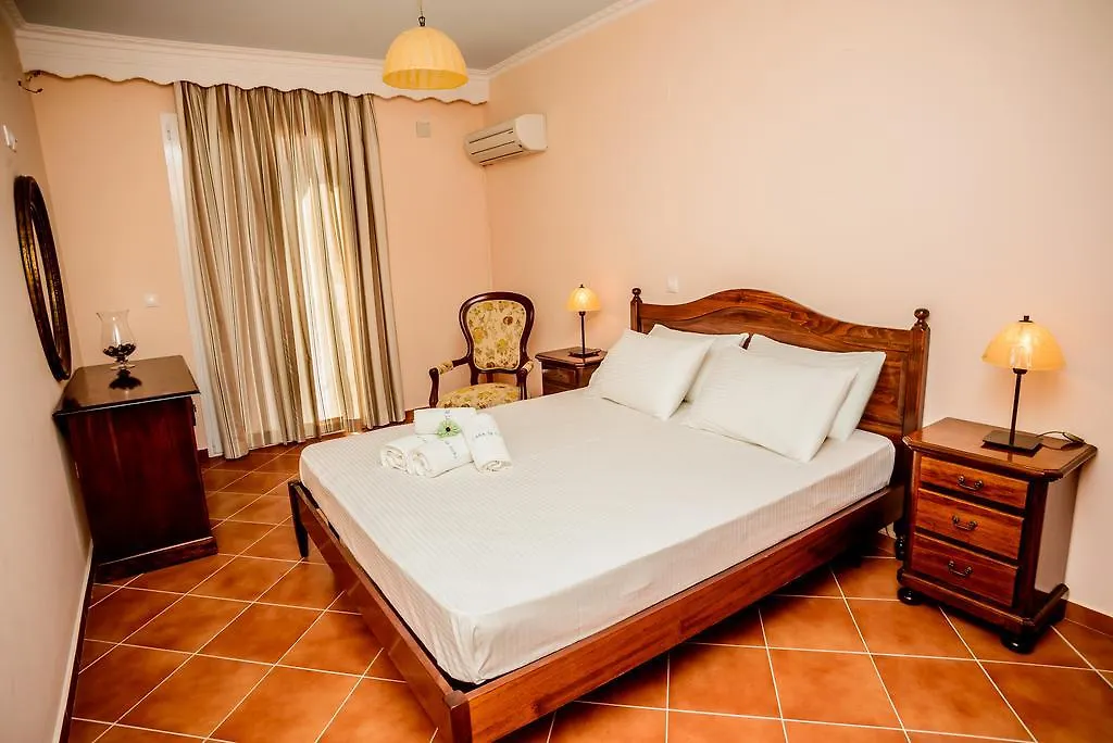 Casa Di Luna Lourdata  Greece